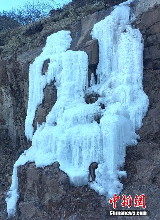 黄金に照らされる雪山、ミニヤコンカ