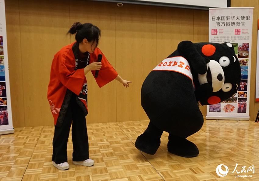 「微博」コンテスト授賞式にくまモン　可愛さ爆発