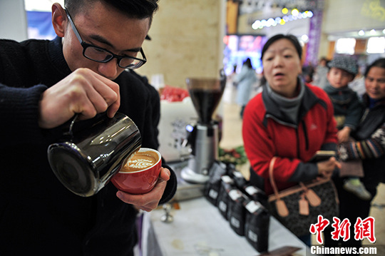 中国トップクラスのバリスタが魅せる技　昆明