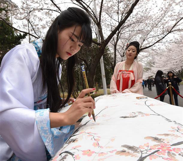 美しいキャンパスの桜まつり　南京