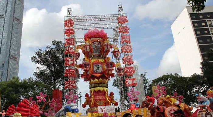 大規模なランタンイベントで祖国復帰20周年を祝う　香港地区