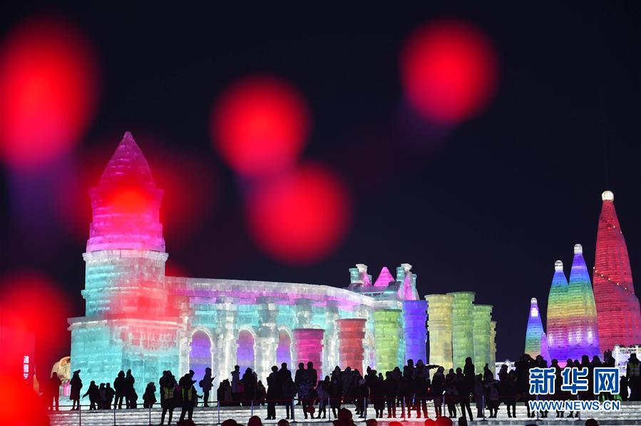 「色とりどり」の氷雪祭り　ハルビンで開幕