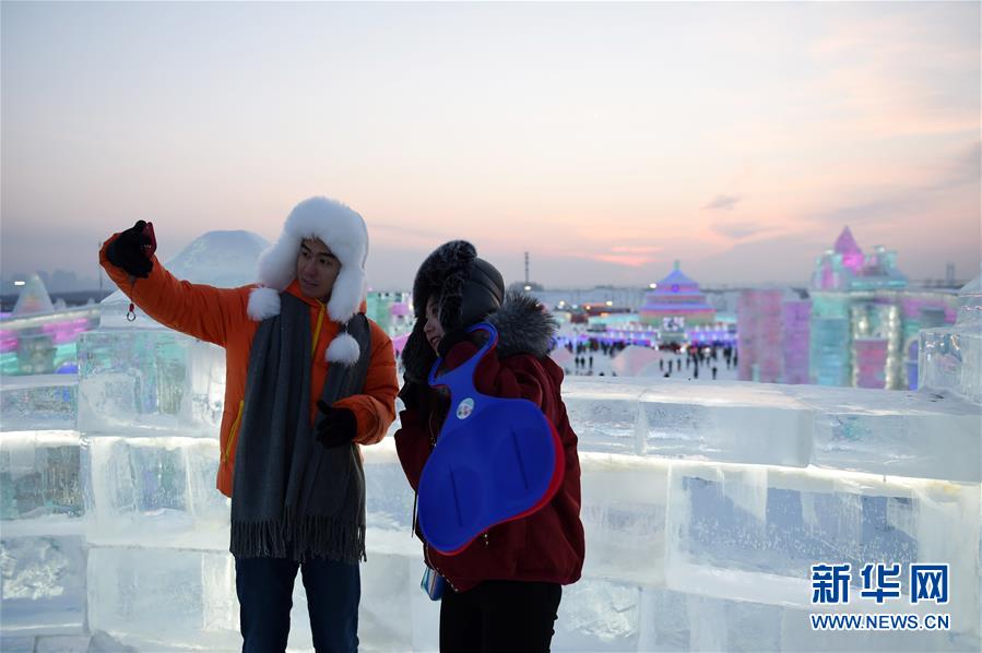 「色とりどり」の氷雪祭り　ハルビンで開幕