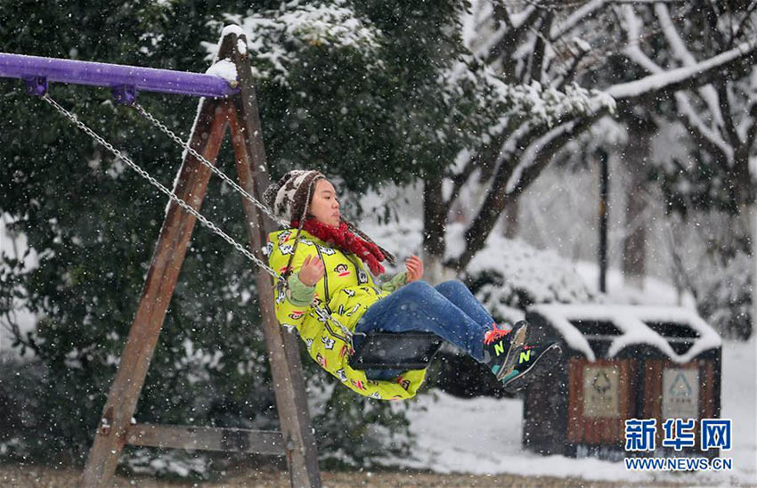 強い寒気の襲来を受け、中国中東部で大雪