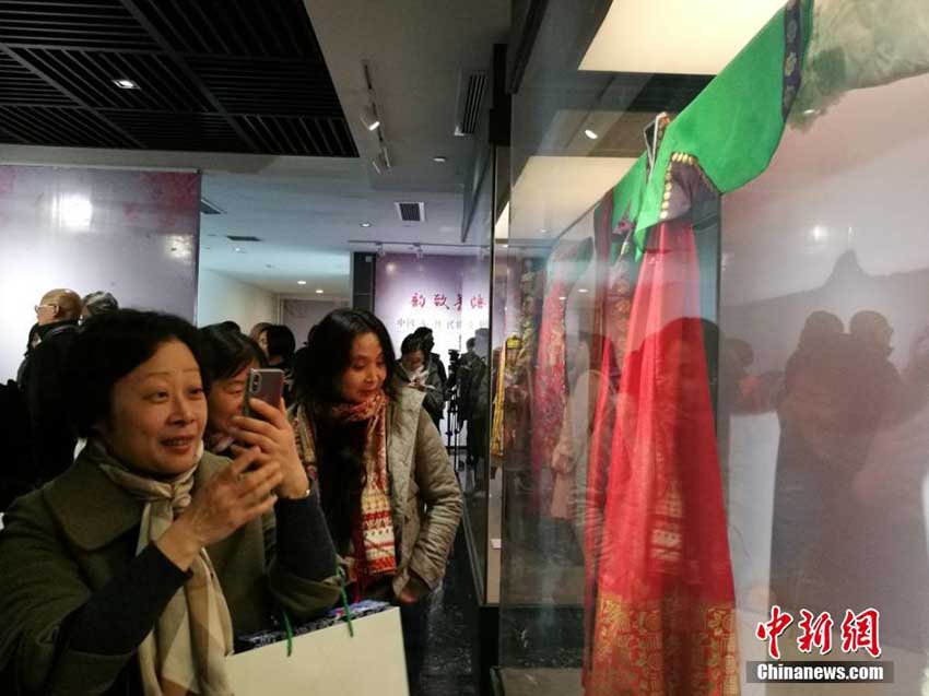 「中国女性民族衣装展」が蘇州で開催　江蘇省