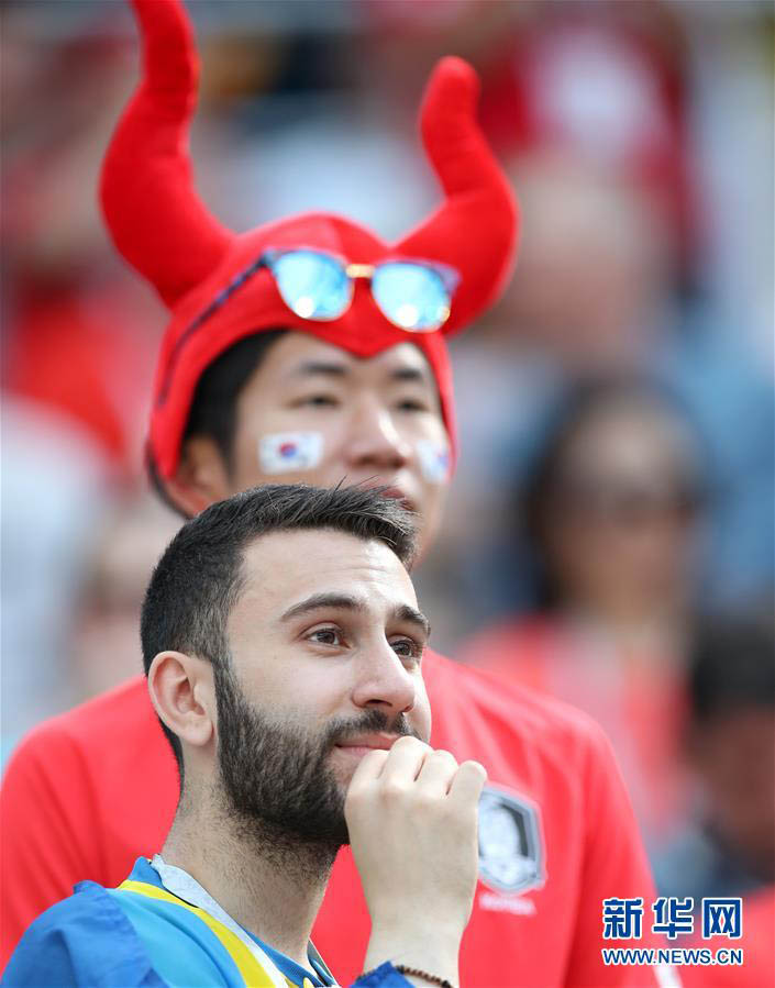 W杯予選リーグ　個性豊かなサポーターたち