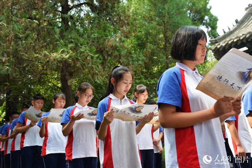 新学期スタート！済南の中学生が洙泗書院で伝統文化体験とボランティア