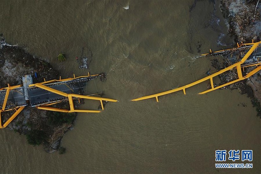 インドネシア地震・津波、死者が1948人に