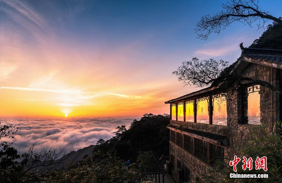 三清山の雲海。