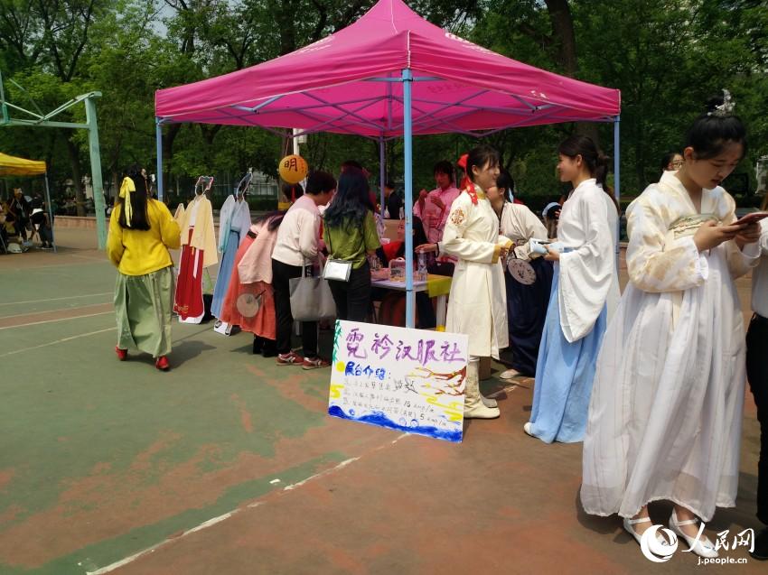 北京語言大学で第8回東方言語文化学院文化祭「一言北語、万博東方」