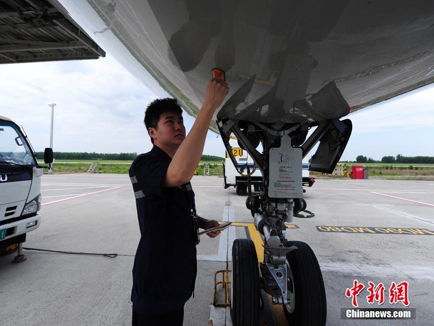 親子二代の航空整備士　地上で抱く「青空の夢」