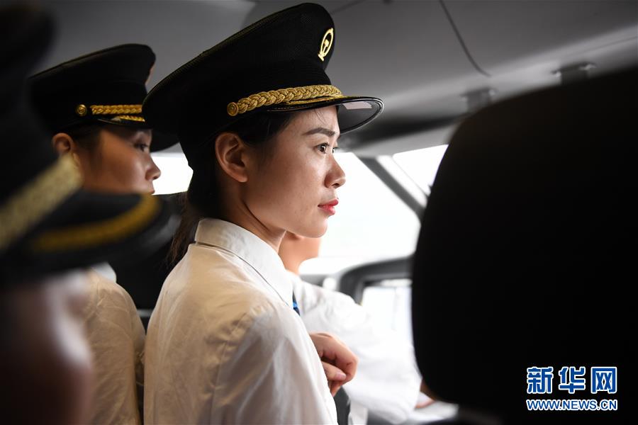 中国の鉄道で第一陣となる高速鉄道の女性運転士がまもなく登場