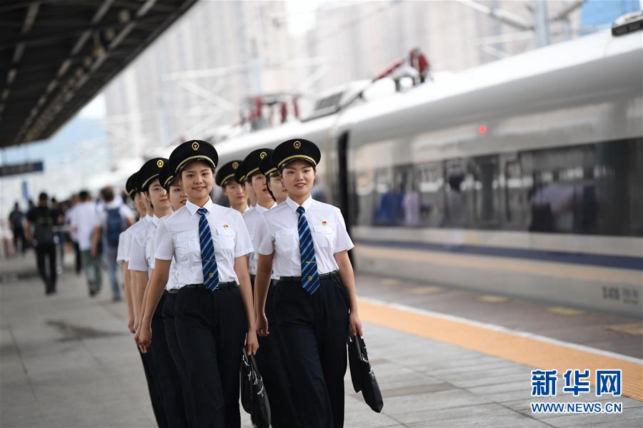 中国の鉄道で第一陣となる高速鉄道の女性運転士がまもなく登場