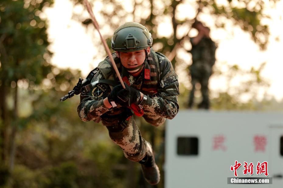 不慣れな地域での「魔の訓練週間」でテロ対応の特殊戦闘兵を養成