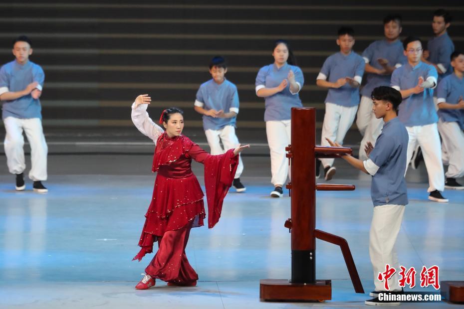 マカオで祖国復帰20周年芸術公演　習近平国家主席も鑑賞