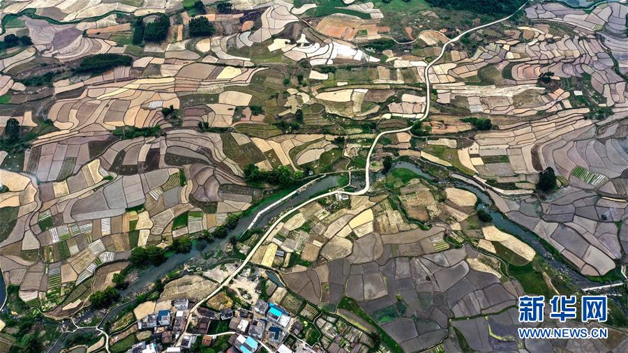 上空から眺めた広西チワン族自治区北部の春の田園風景