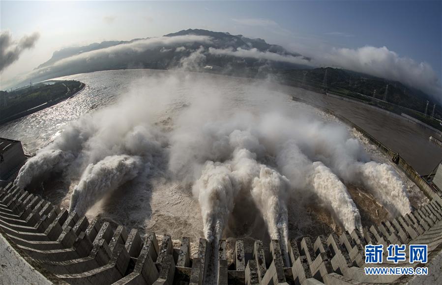 今年の増水期　三峡ターミナルが6回の洪水に対応