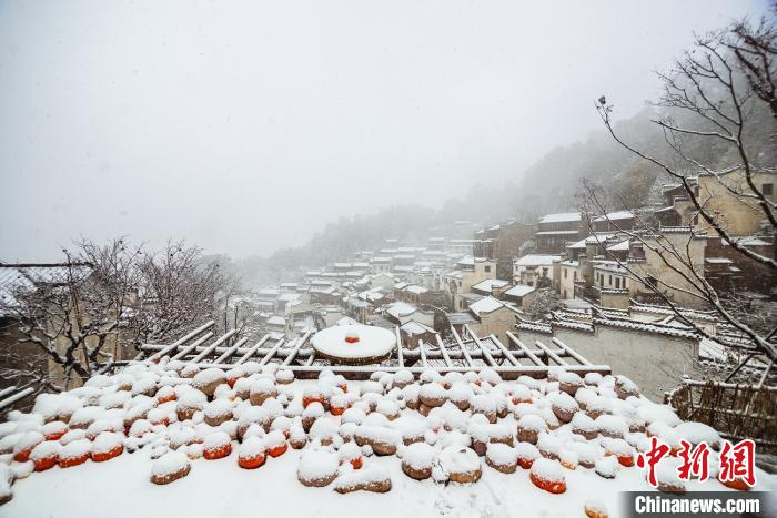 今冬の初雪迎えた中国の最も美しい郷村　江西省