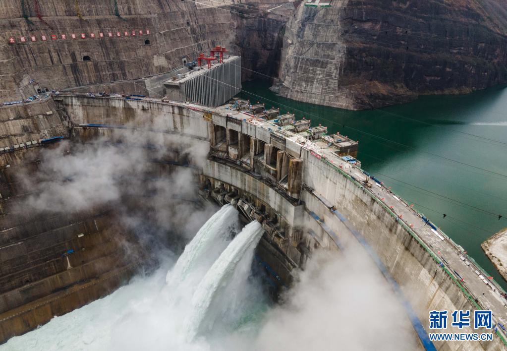 5月31日、建設中の白鶴灘ダム水力発電所（ドローンによる撮影・王冠森）。