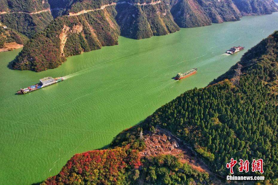 三峡ダムエリア、往来盛んな「水上高速ルート」