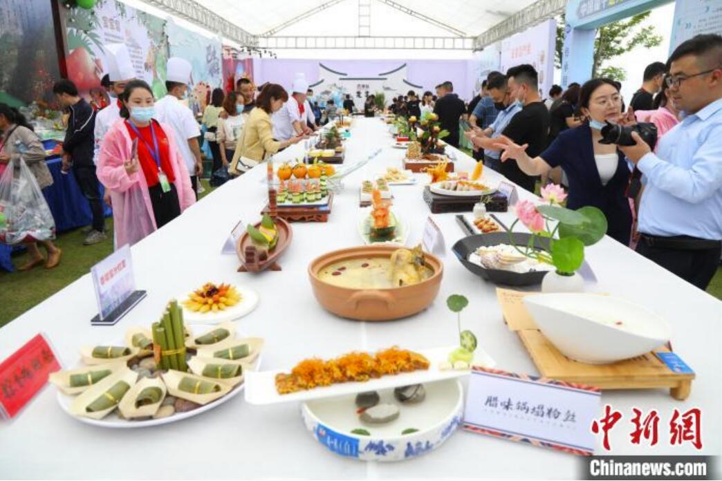 屈原の故郷で「舌で味わう端午節」イベント　湖北省