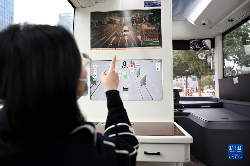 安徽省初の自動運転バスが路線定期運行をスタート