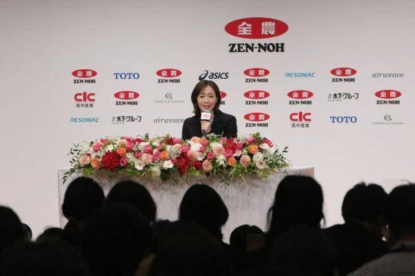 引退会見で石川佳純さんが流暢な中国語で中国のファンに感謝のメッセージ