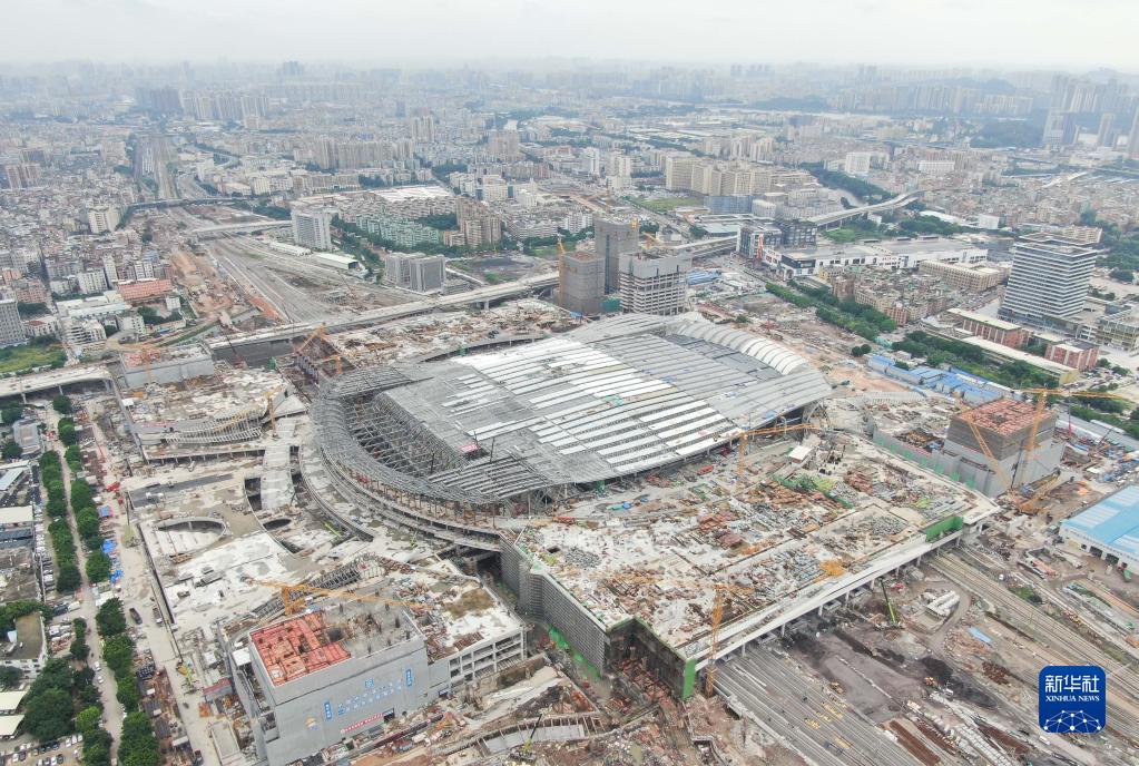 建設中の広州白雲駅（6月19日、ドローンによる撮影・鄧華）