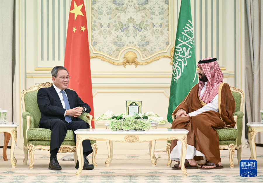 李強総理がサウジのムハンマド皇太子兼首相と会談、中国・サウジハイレベル合同委員会会合を主宰